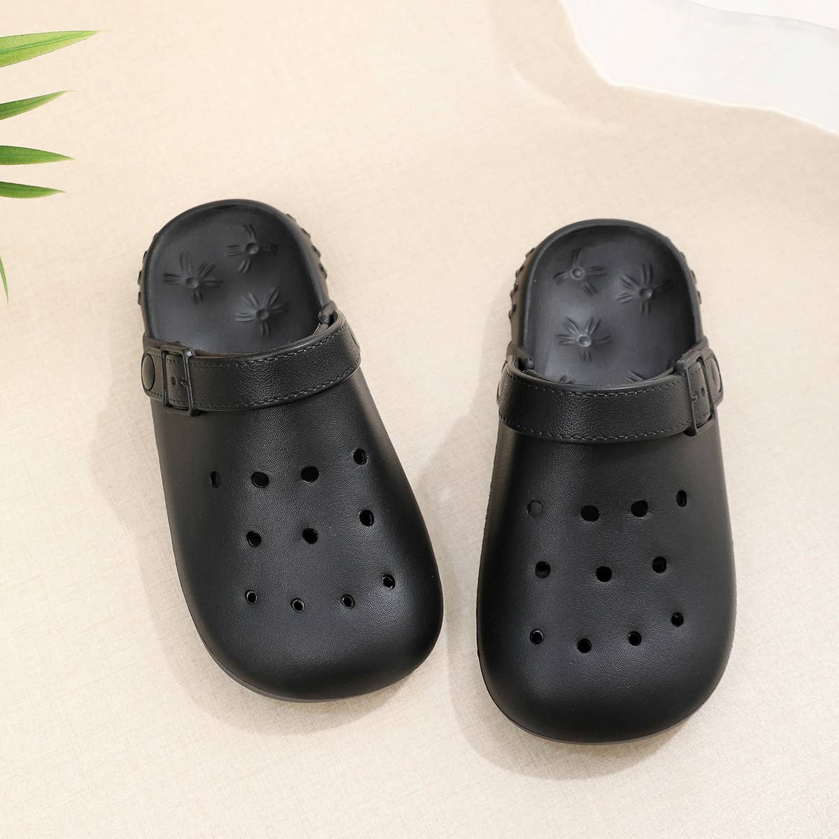 OUTDOOR CASUAL NON-SLIP HOLE SANDALS_CWSHS0643