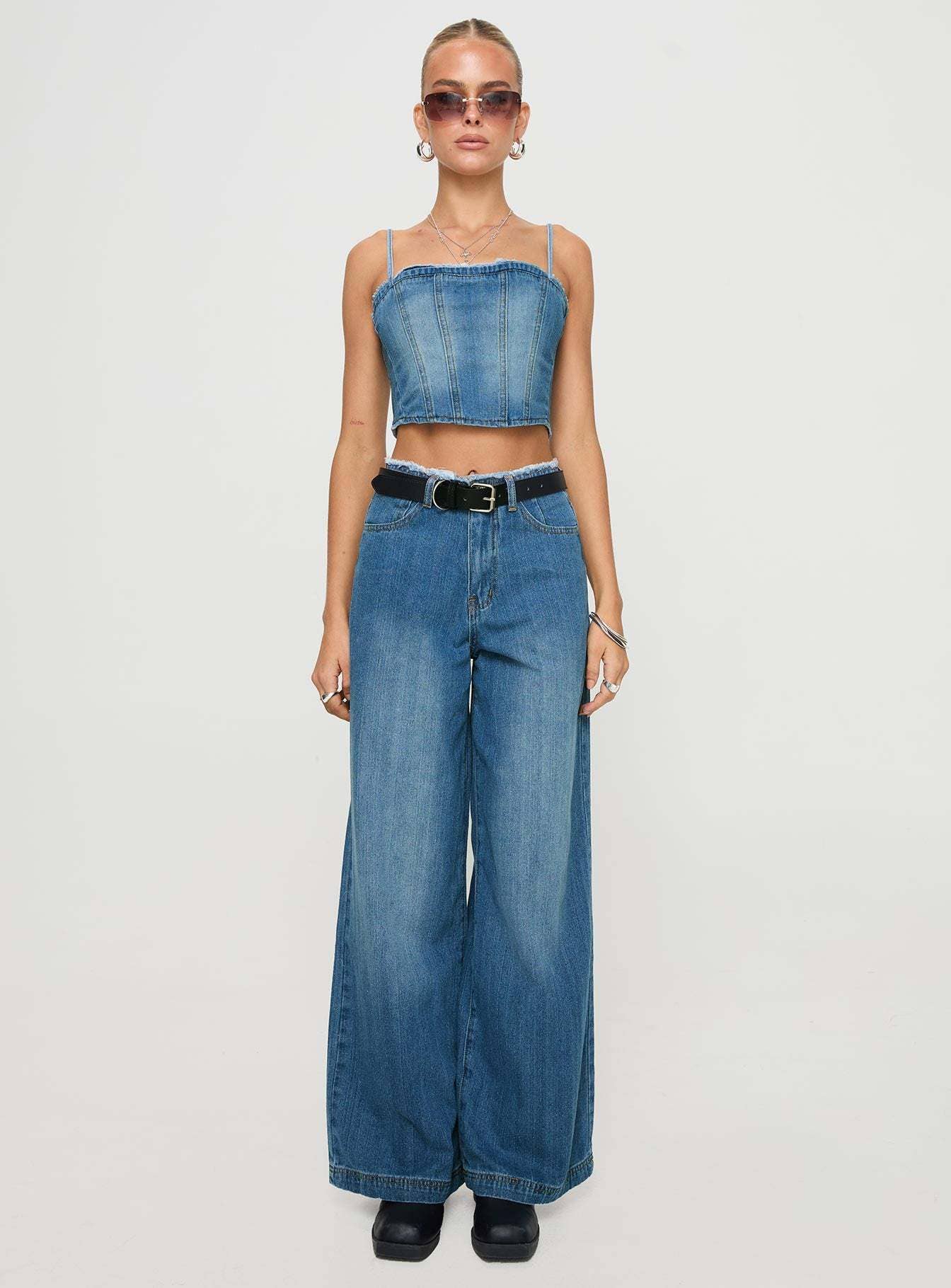 Wide-leg high-waisted loose straight-leg jeans