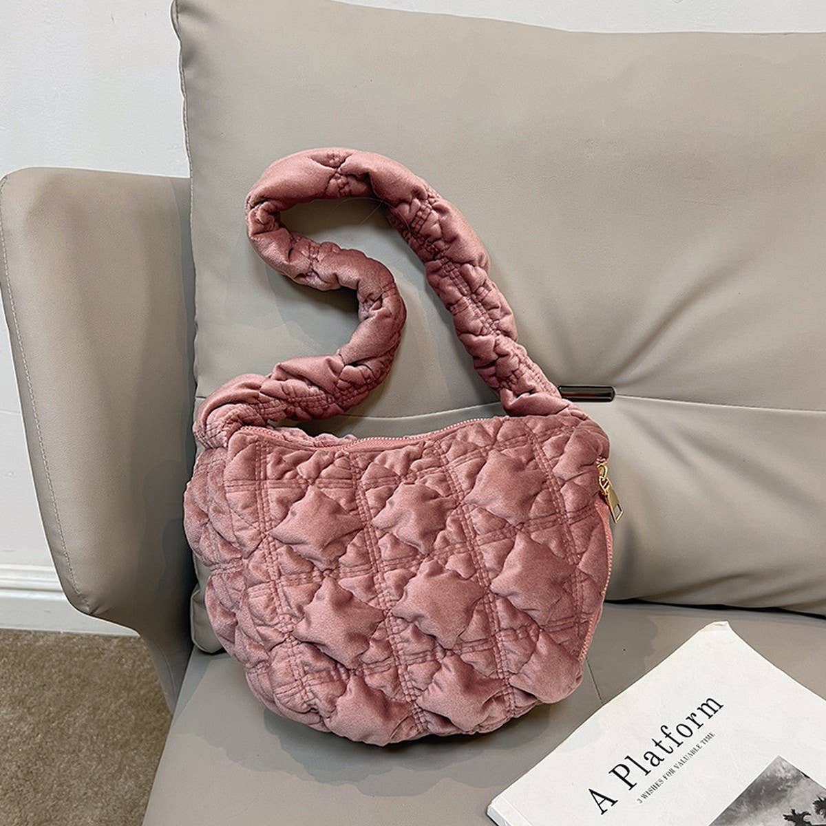 Velvet Fuzzy Puffy Cloud Shoulder Bag_CUAB00482