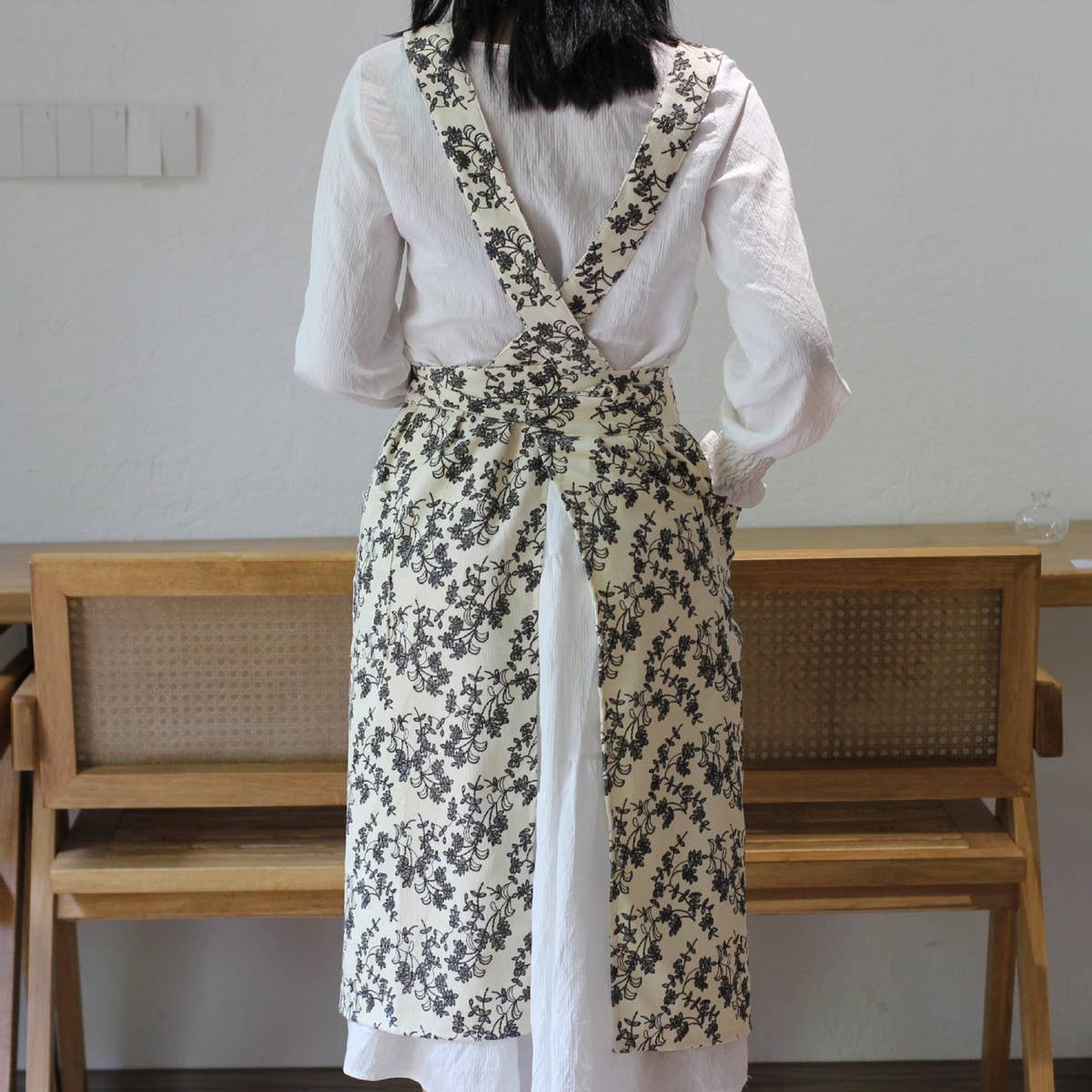 SIMPLE AND ELEGANT CORDUROY MATERIAL THICK APRON