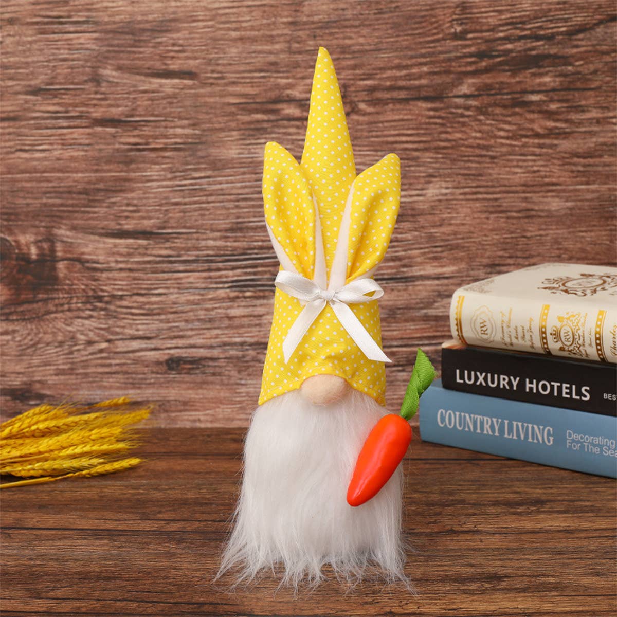 CWMM9487_EASTER GNOME RUDOLPH HOLDING CARROT