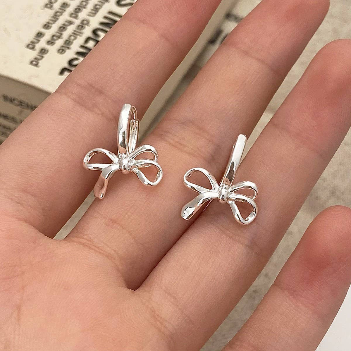 UNIQUE HIGH-END SWEET STYLE BOW FASHION EARRINGS