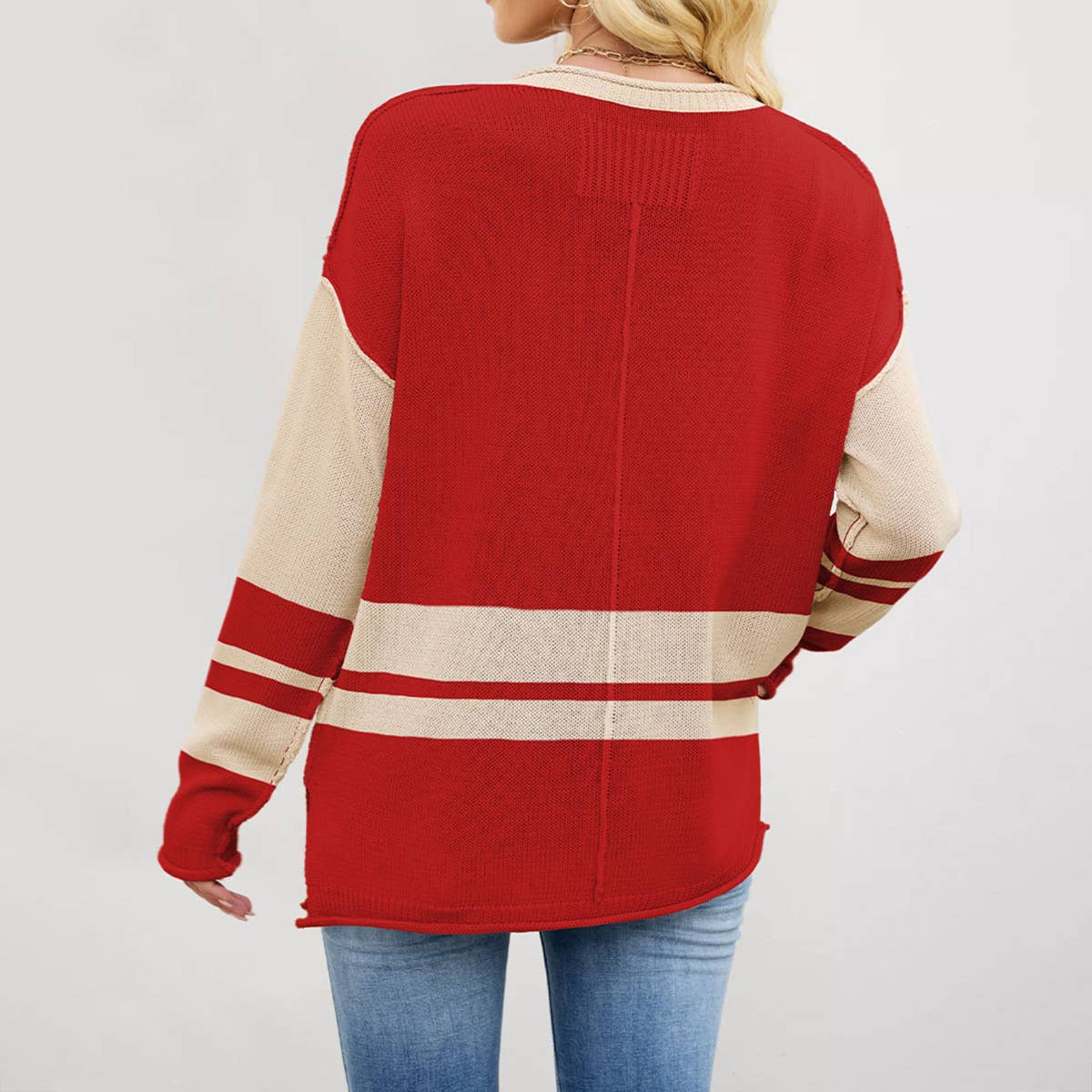 Two-tone round-neck loose and versatile sweater