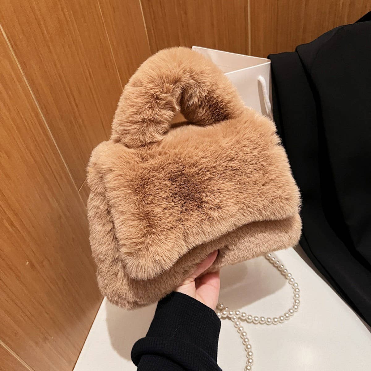 Women¡¯s Fluffy Fur Pearl Shoulder Bag_CUAB00594