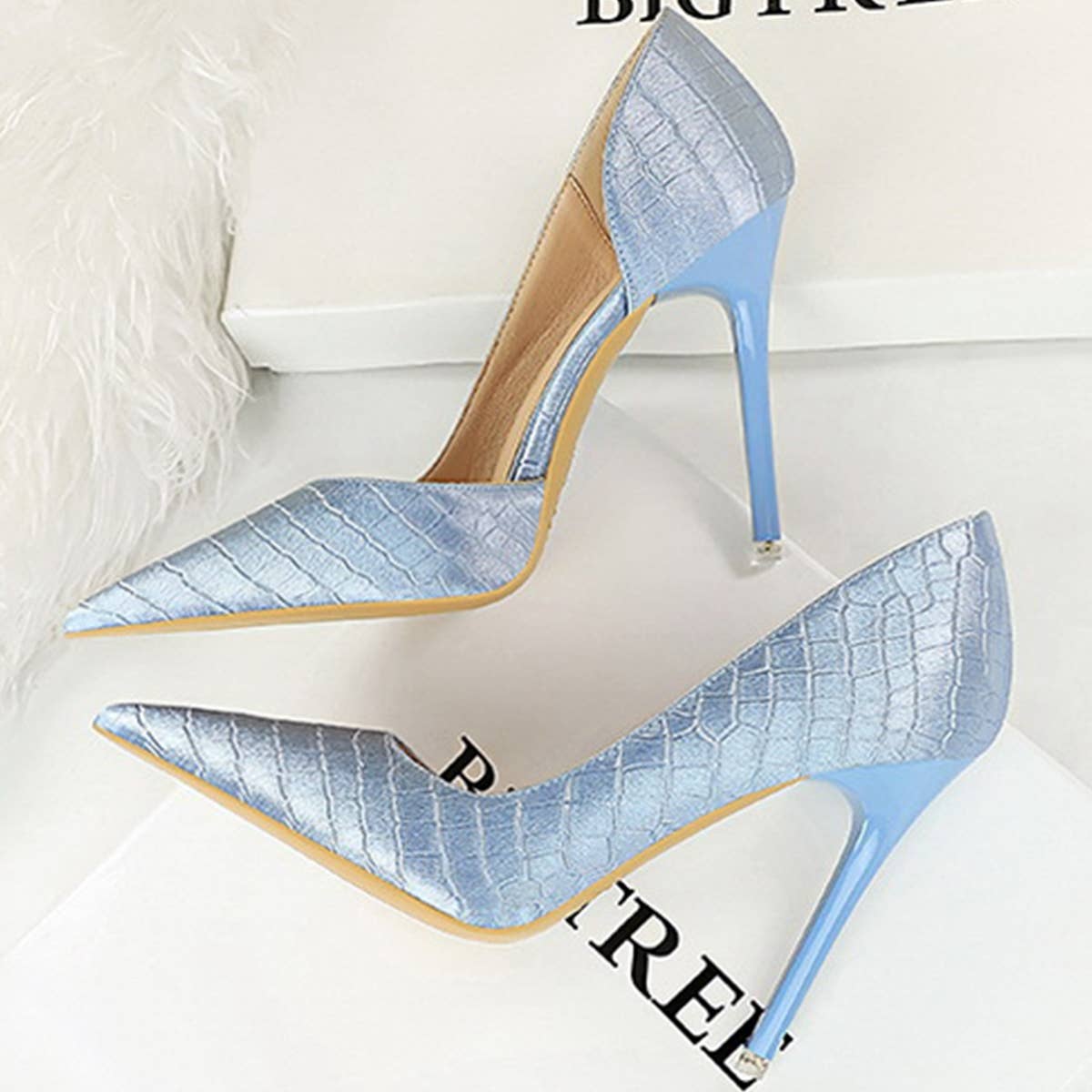 RETRO PATTERN SIDE HOLLOW POINTED TOE HIGH HEELS_CWSHH0112