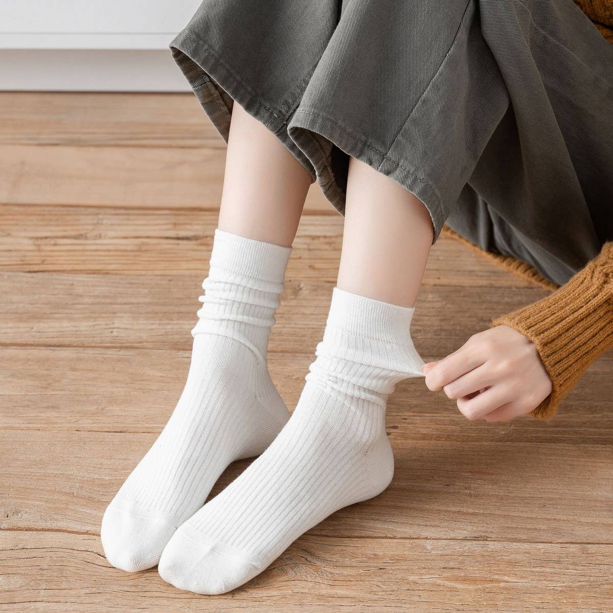 AUTUMN AND WINTER NEW ARRIVALS MID-CALF SOCKS_CWMS0898