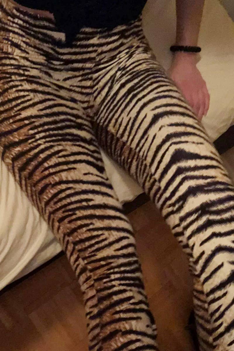 CWBLP1868_HIGH-RISE SLIM-FIT LEOPARD PRINT FLARED TROUSERS