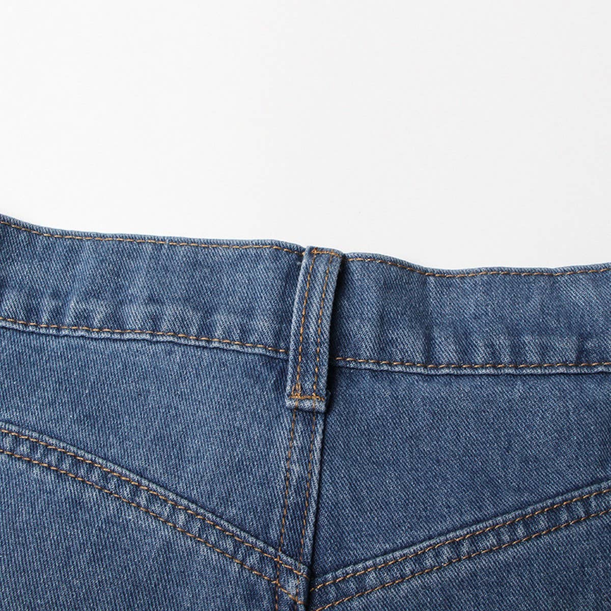 MID RISE STRAIGHT HOLLOW DIAMOND STUDDED JEANS