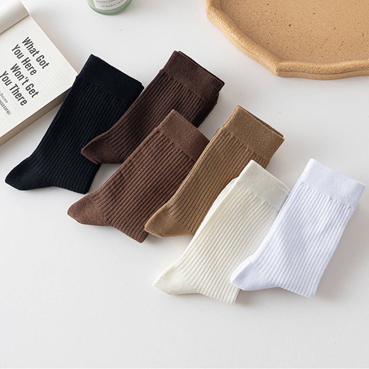 CWMS2500_AUTUMN AND WINTER NEW ARRIVALS MID-CALF SOCKS