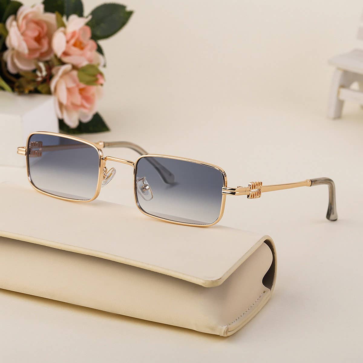 FASHIONABLE SMALL SQUARE FRAME SUNGLASSES