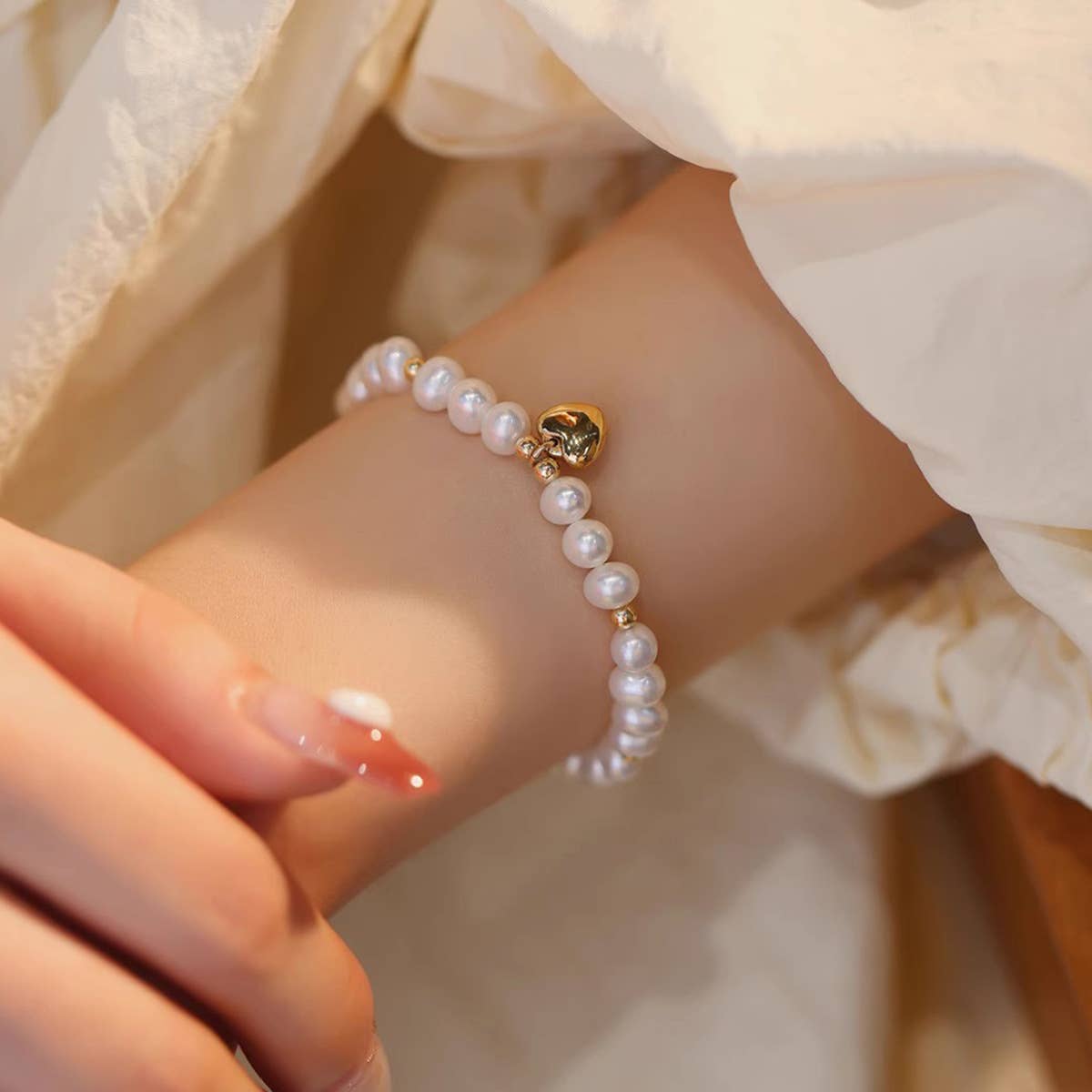 Small heart-shaped freshwater pearl bracelet