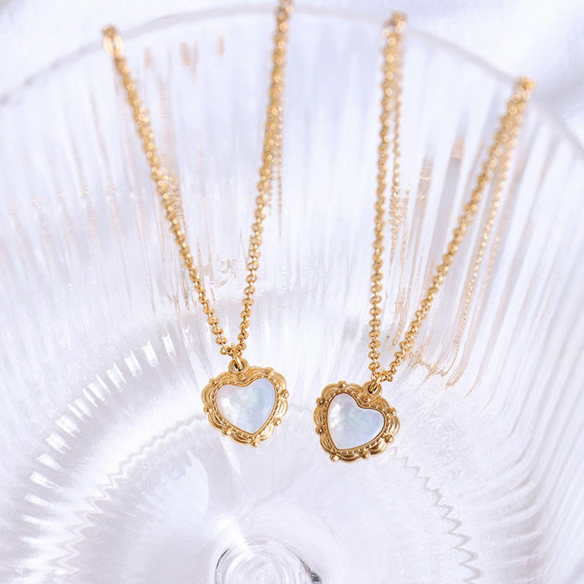 HEART SHAPED SEASHELL GOLD PLATED NECKLACE