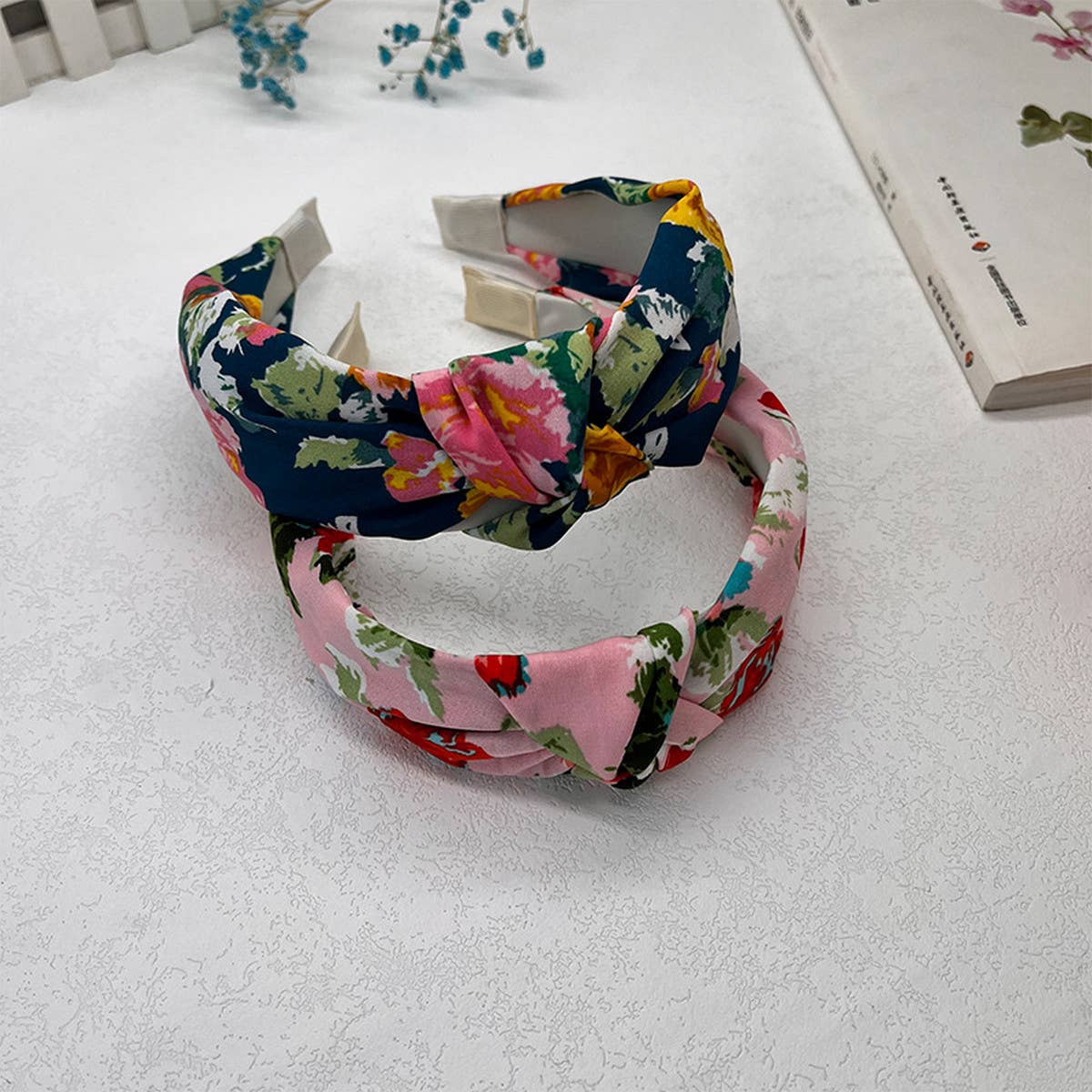 RETRO INK-SPLASHED FLOWER HEADBAND_CWAHA2584