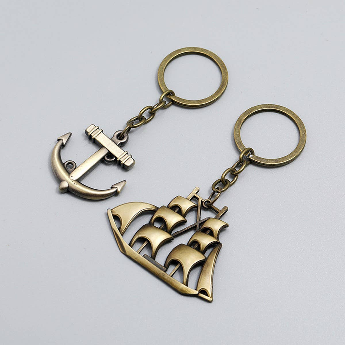 SIMPLE CREATIVE BRONZE SAILBOAT CAR KEYCHAIN_CWMM4718