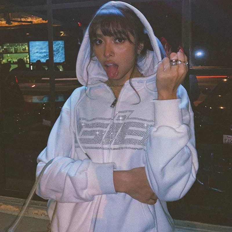 SOLID COLOR HOODIE WITH ZIPPER AND DIAMOND SHORT