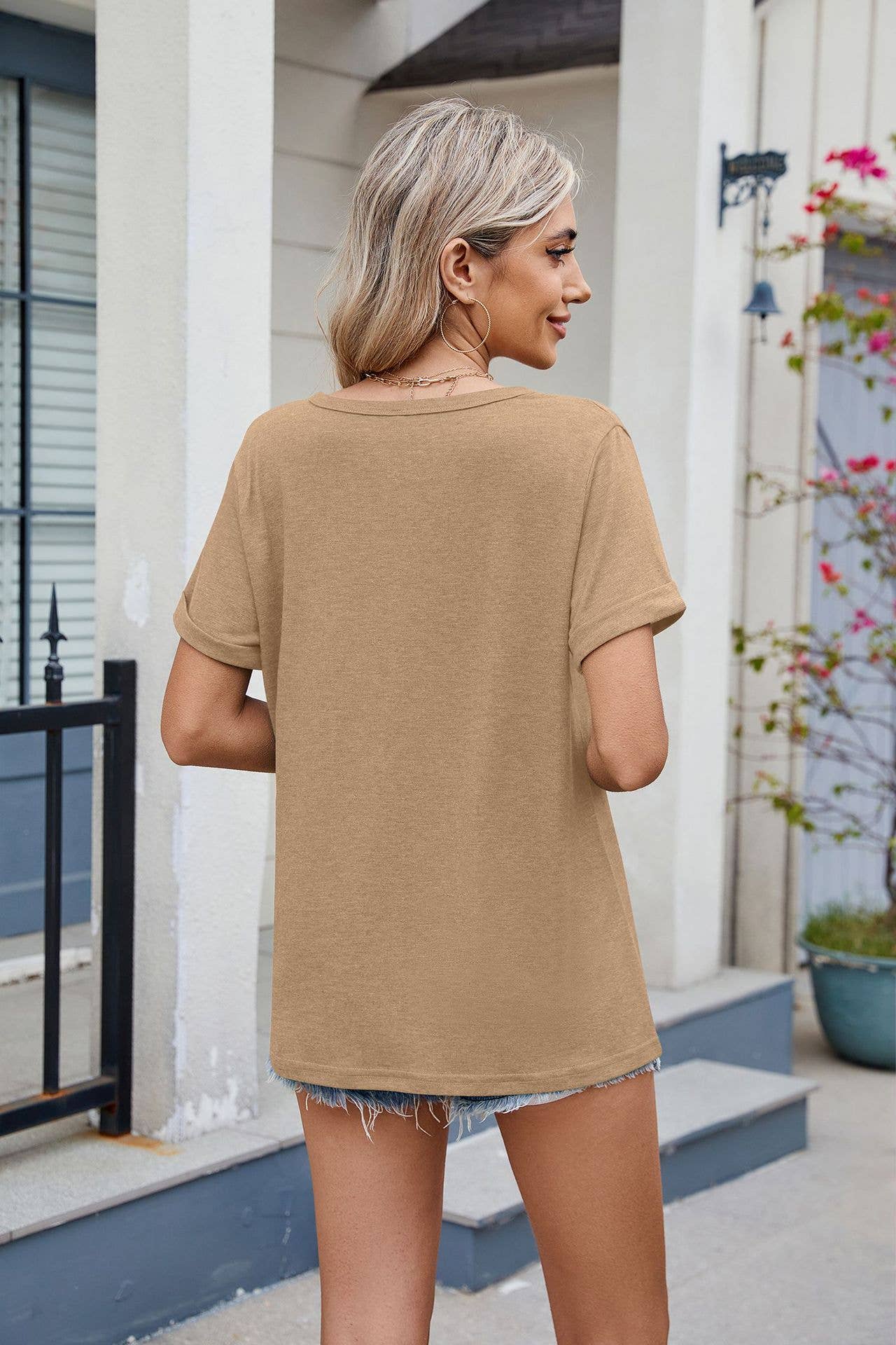 V-neck casual solid color short-sleeved T-shirt
