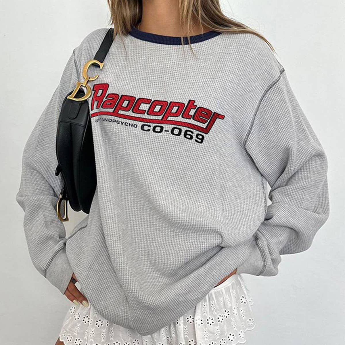 LETTER-PRINTED BRIGHT LINE ROUND NECK HOODIE