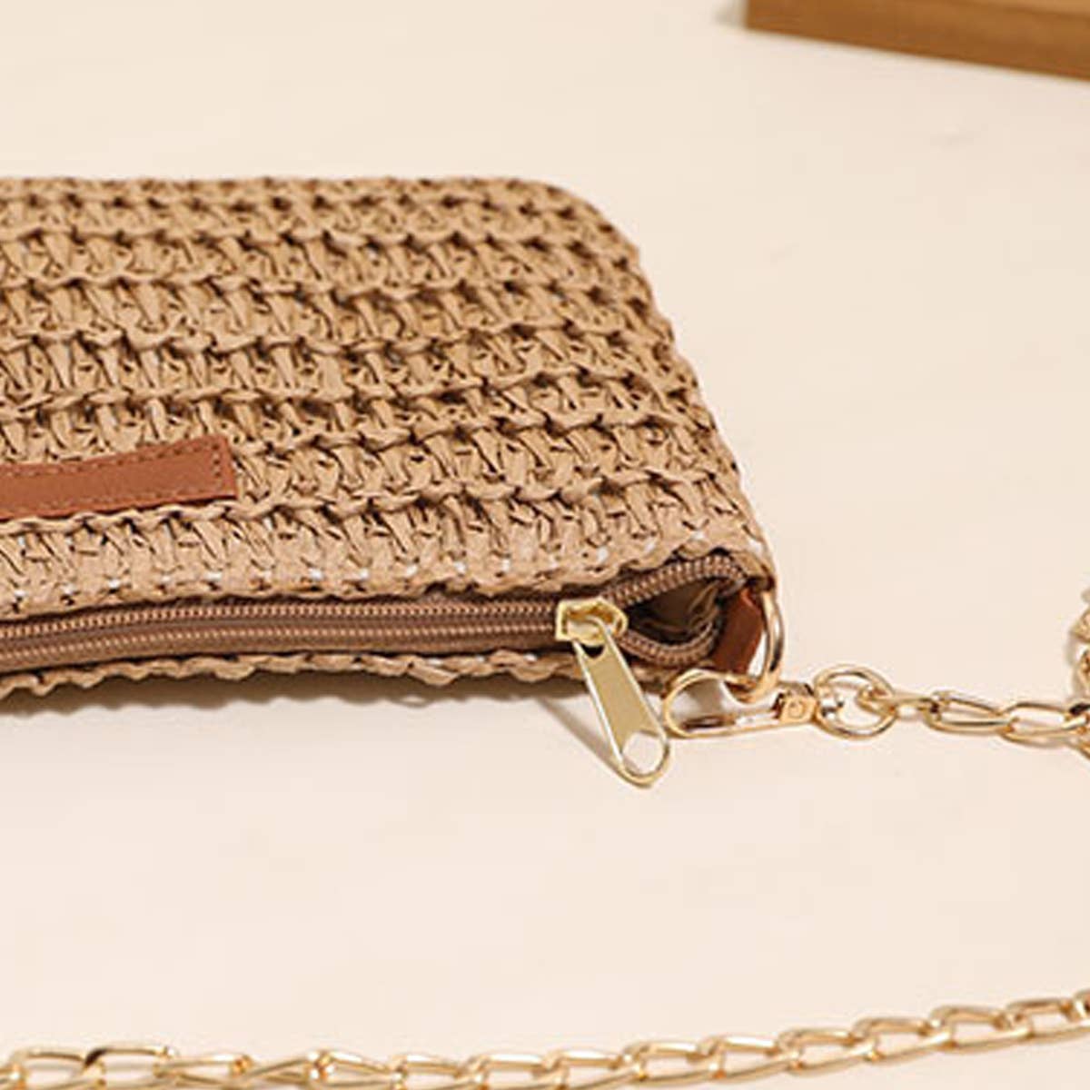 SOLID COLOR SQUARE CLUTCH WOVEN BAG_CWAB1871