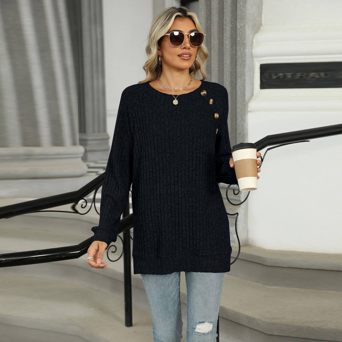 Solid color rotator sleeve slit T-shirt