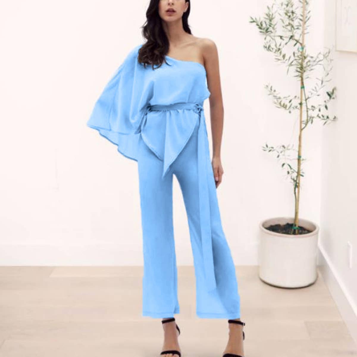SLIM ROMPER WITH SINGLE ROTATOR CUFF