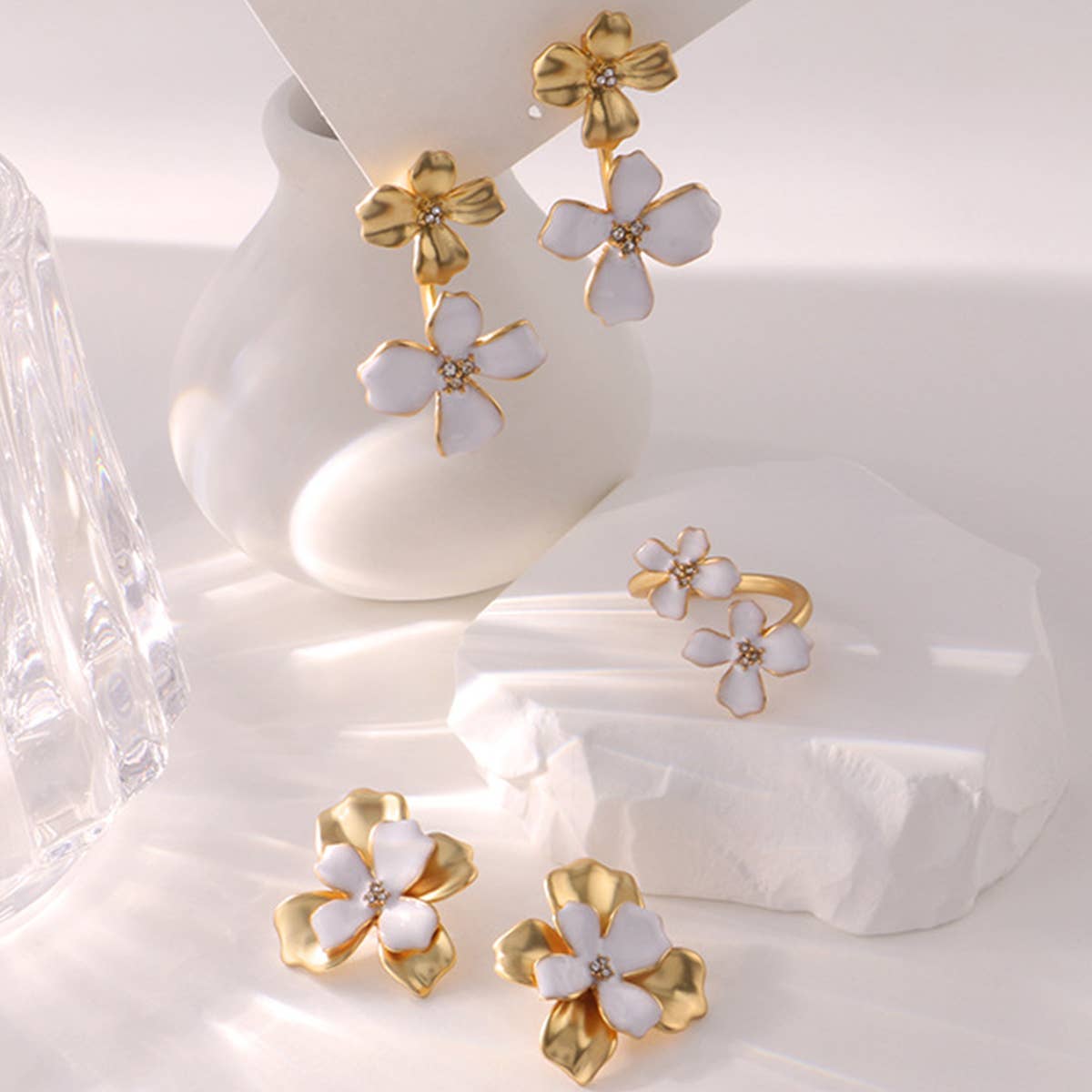 FLOWER DESIGN EARRINGS