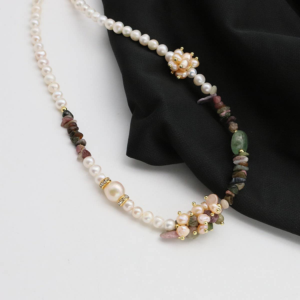 HIGH-END EXQUISITE FASHION PEARL NECKLACE