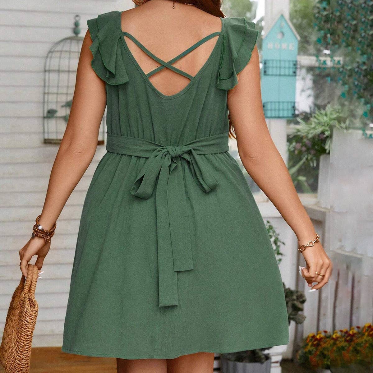 PLEATED SLIM FITTING MEDIUM LENGTH DRESS