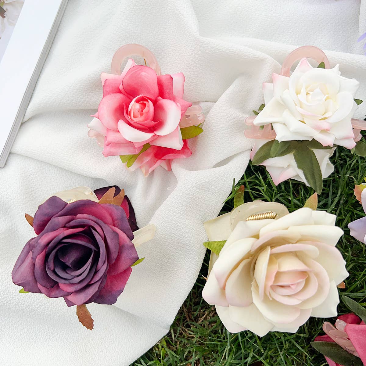 Dopamine-colored rose plastic hair clips