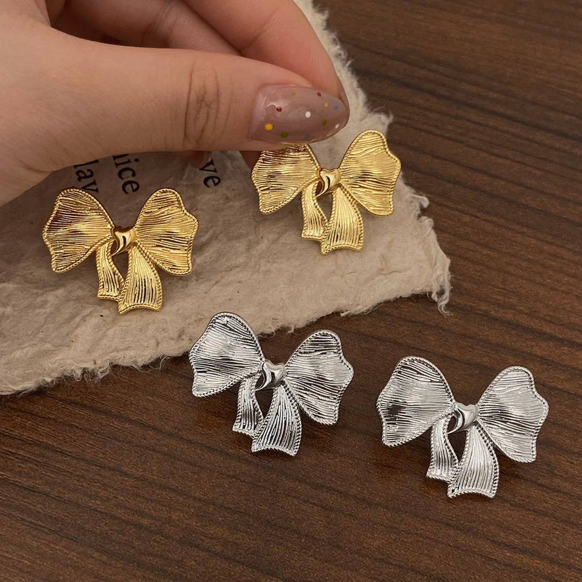 NEW SIMPLE TEMPERAMENT BOW EARRINGS FOR WOMEN