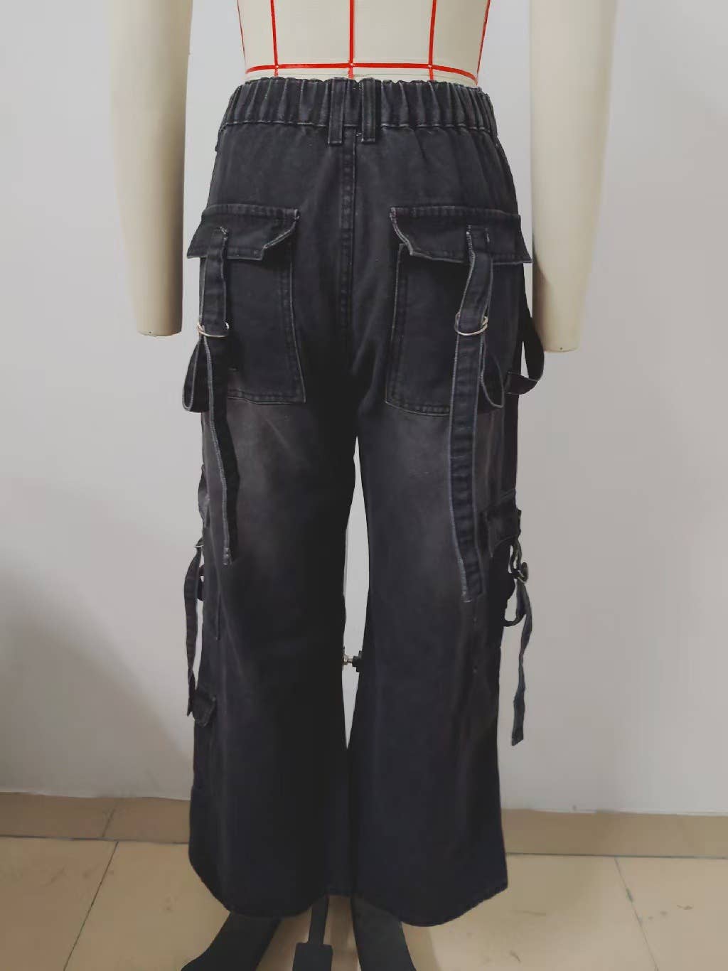 Washed multi-pocket decorated wide-leg jeans