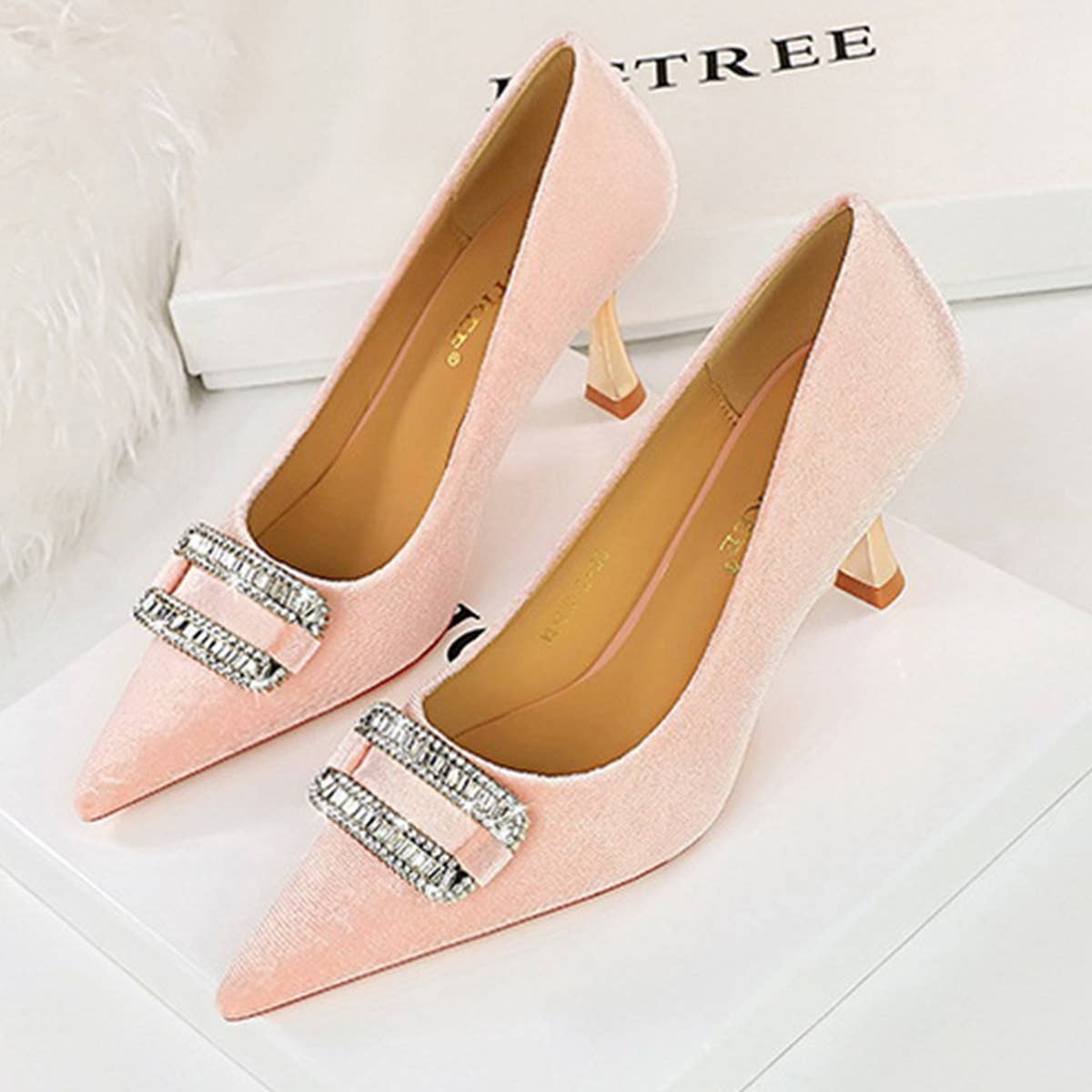 SHALLOW POINTED TOE DIAMOND BUCKLE HIGH HEELS