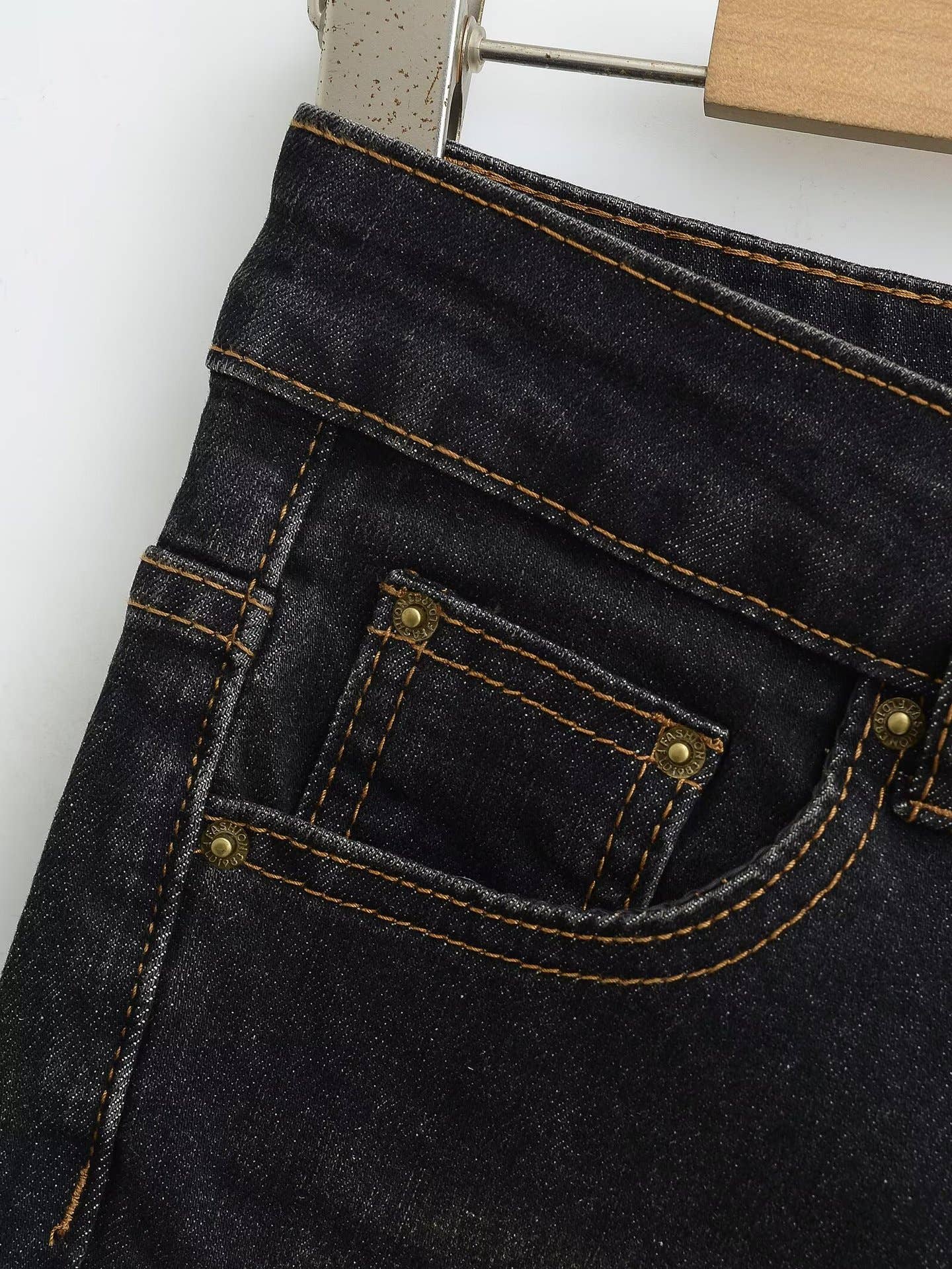 Distressed washed design American retro jeans