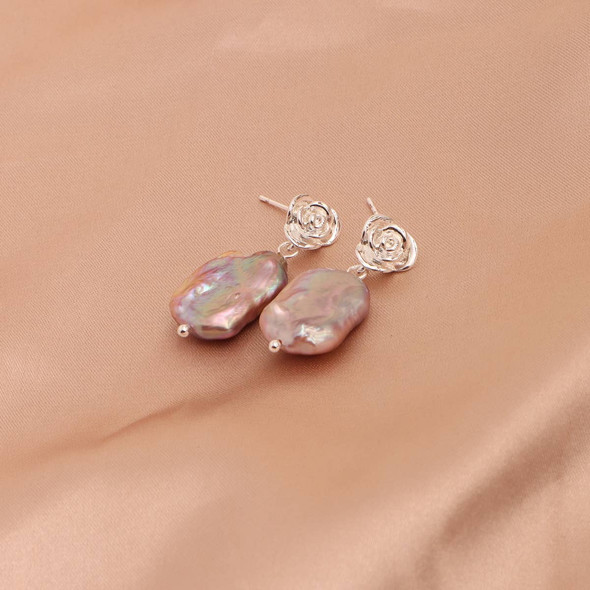 Versatile retro pearl Baroque stud earrings