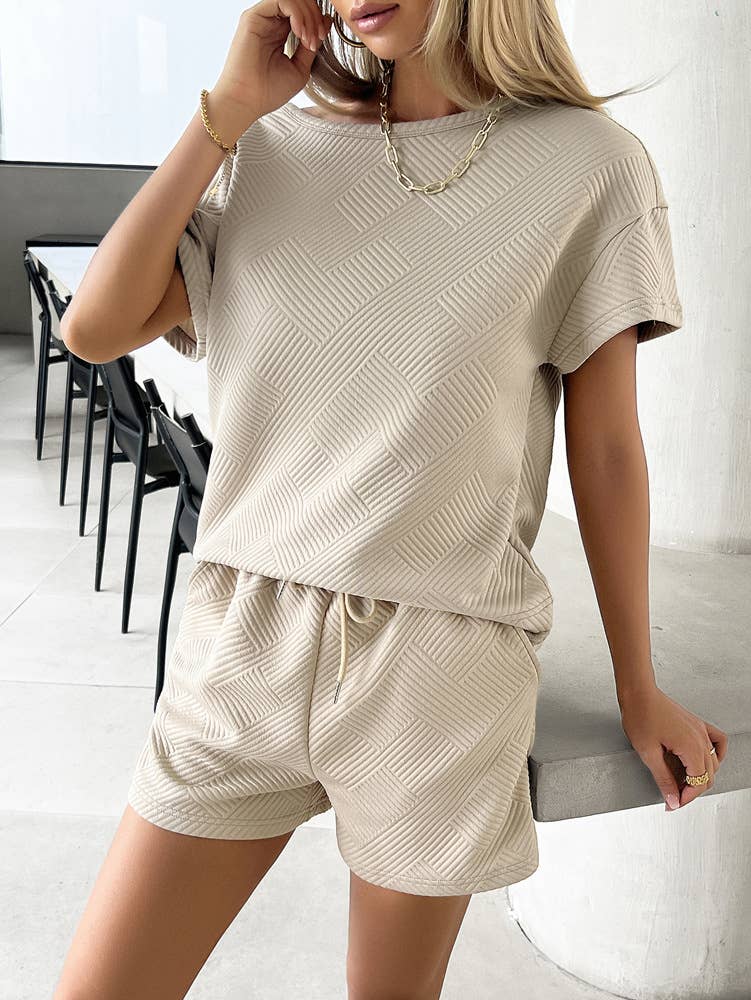 Solid color knit top and shorts two-piece set