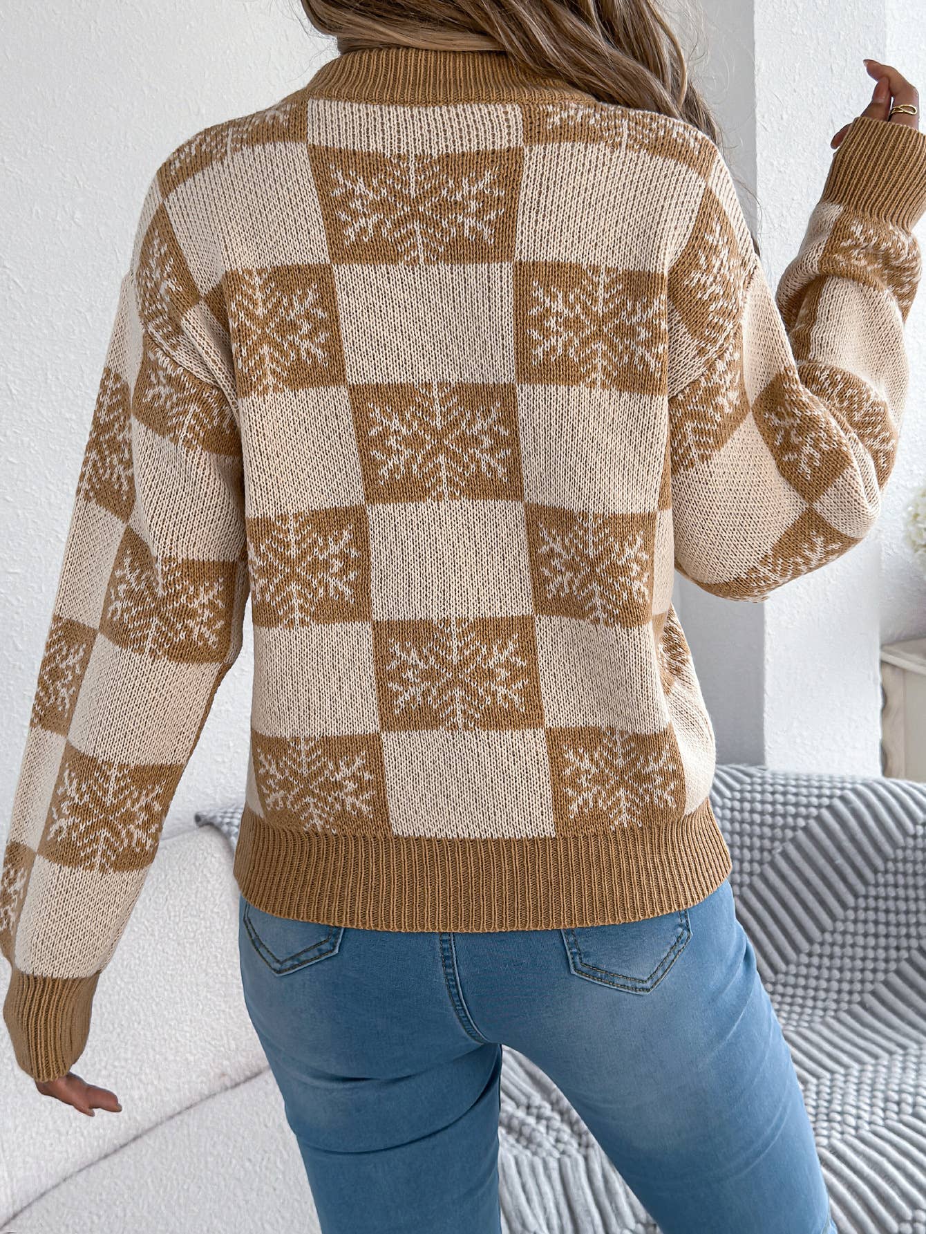 Snowflake checkered lantern long-sleeved sweater