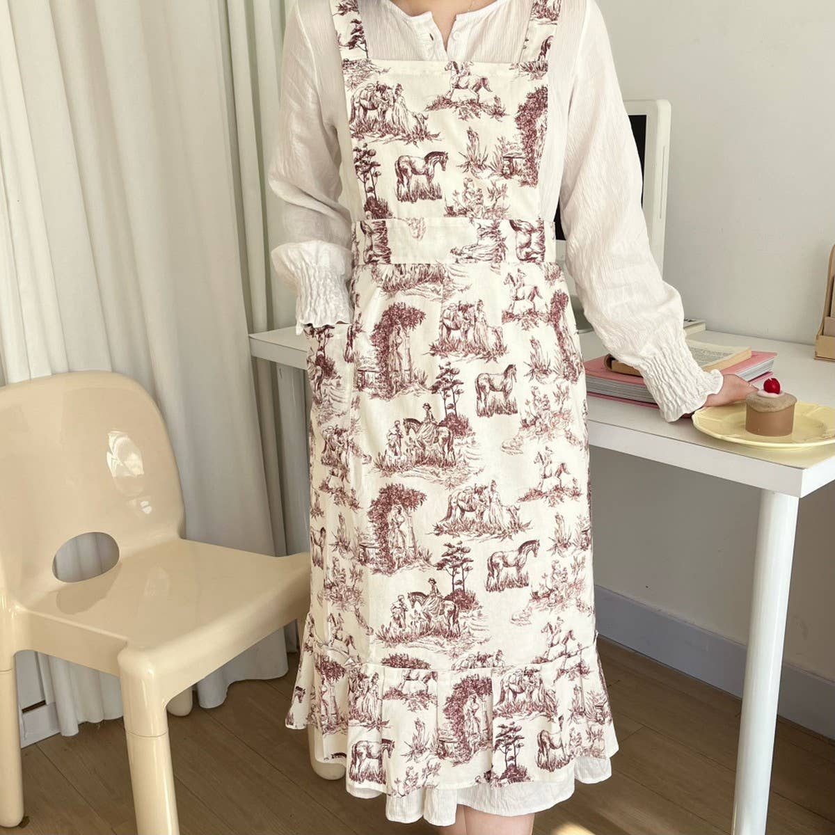 LANDSCAPE PAINTING OF RUFFLED NUMB APRON