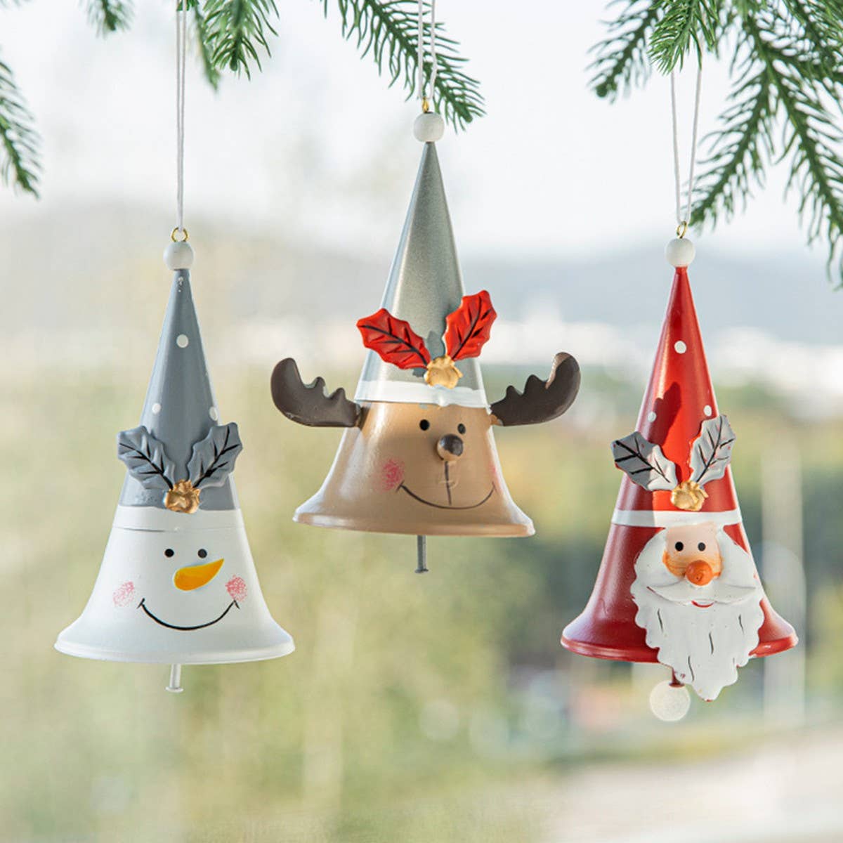 CWMM10371_CHRISTMAS SANTA IRON BELL PAINTED TREE ORNAMENTS