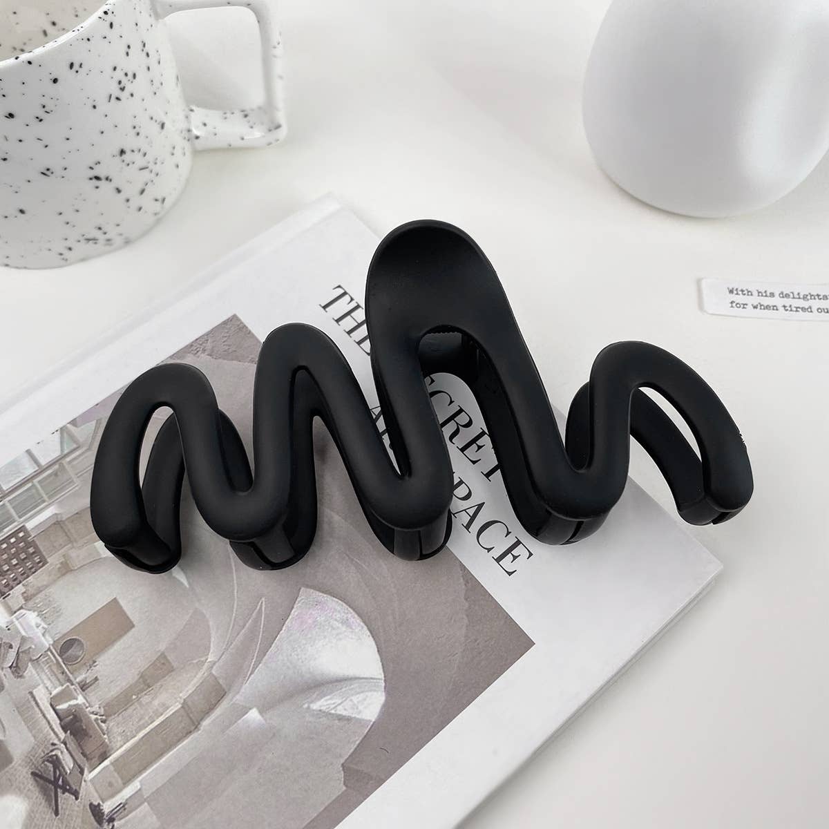 Rad extra-large shark clip fashionable grab clip