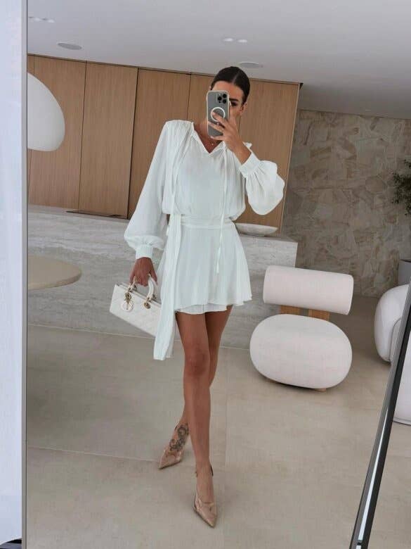 Solid-color long-sleeved V-neck lace-up dress