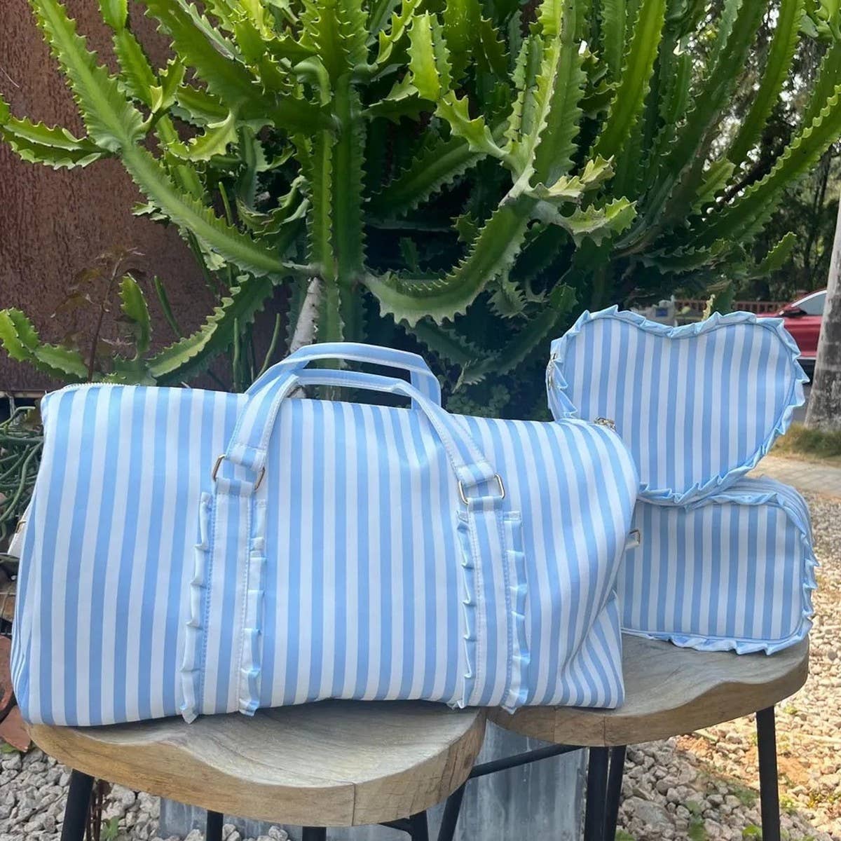 STRIPED LACE MAKEUP BAG WASH AND STORAGE BAG_CWAB1410