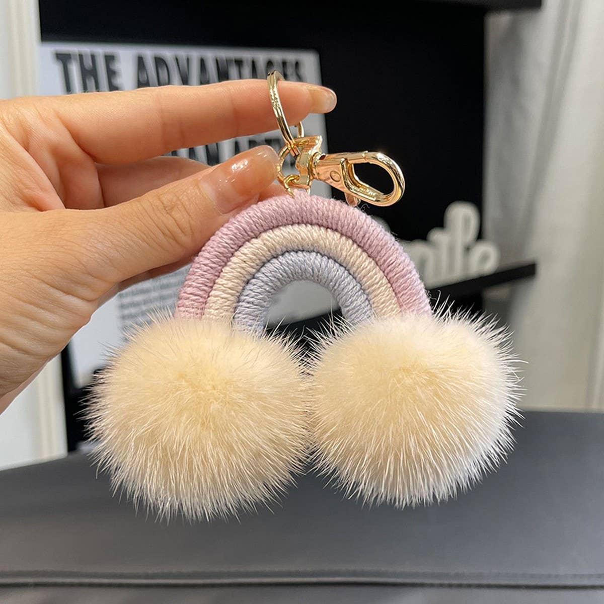RAINBOW SMALL CLOUD FUR BALL CAR KEYCHAIN PENDANT_CWMM2547