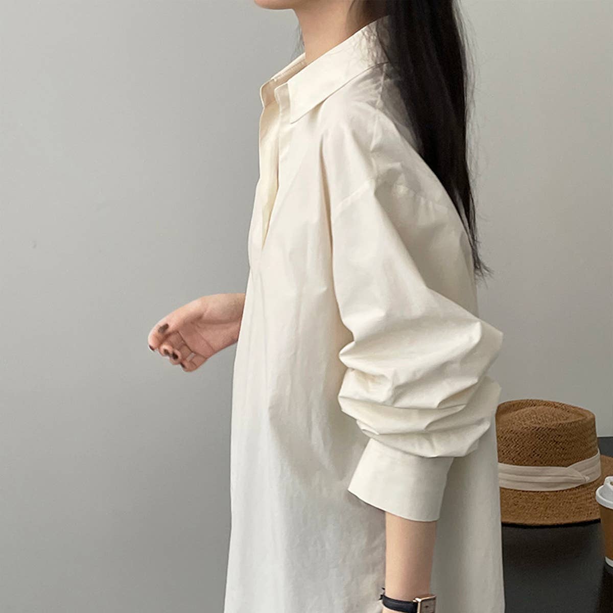 Basic solid color V-neck washed cotton shirt