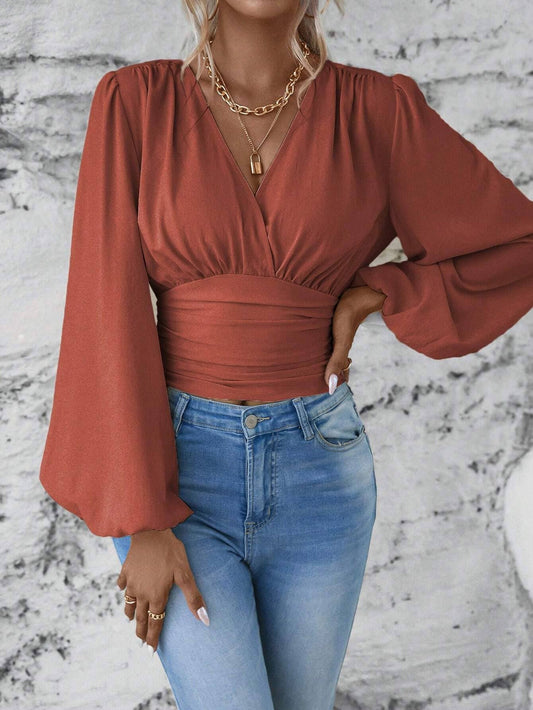 Tucked back V-neck solid color crepe T-shirt