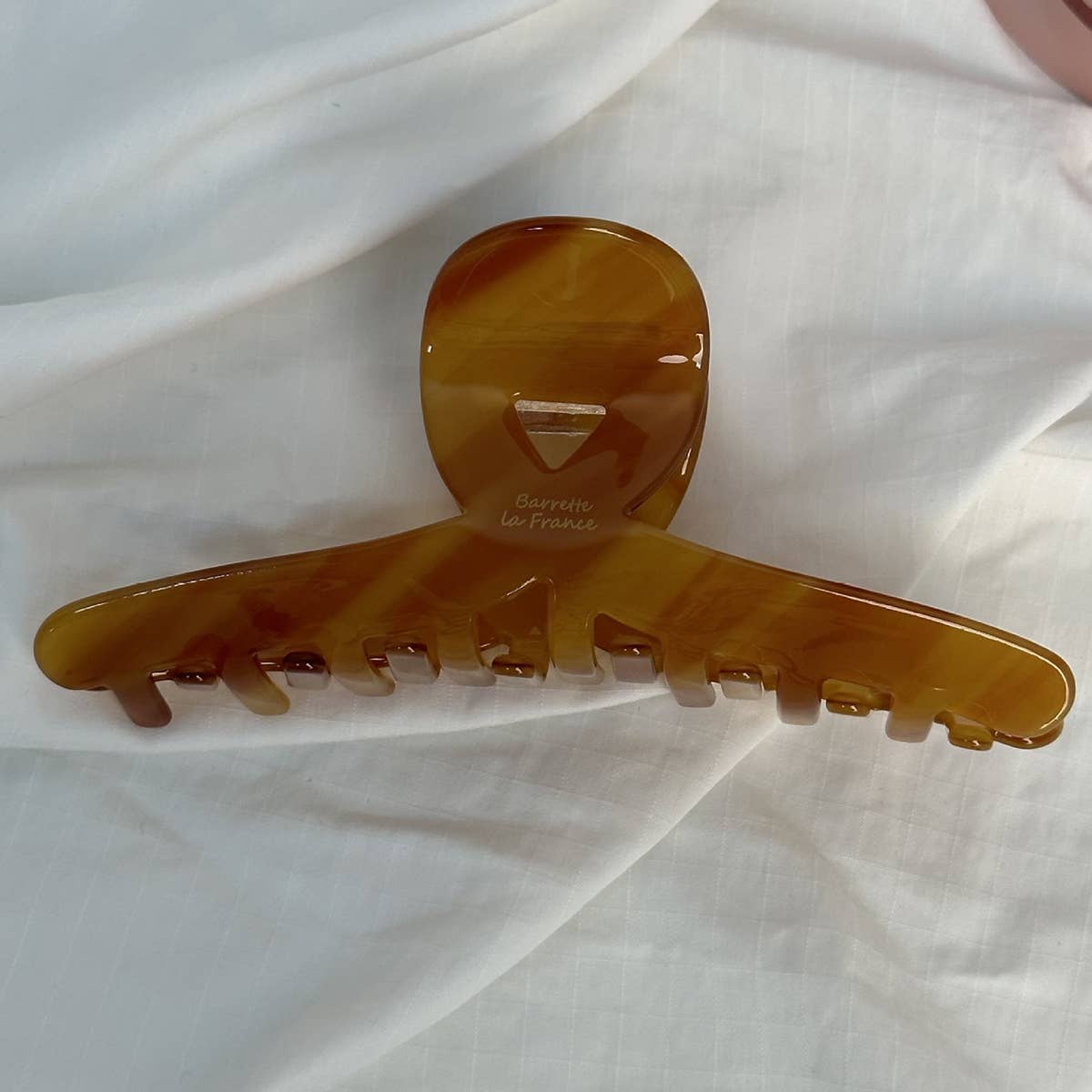 LARGE LINE SHARK HAIR CLIP_CWAHA0861