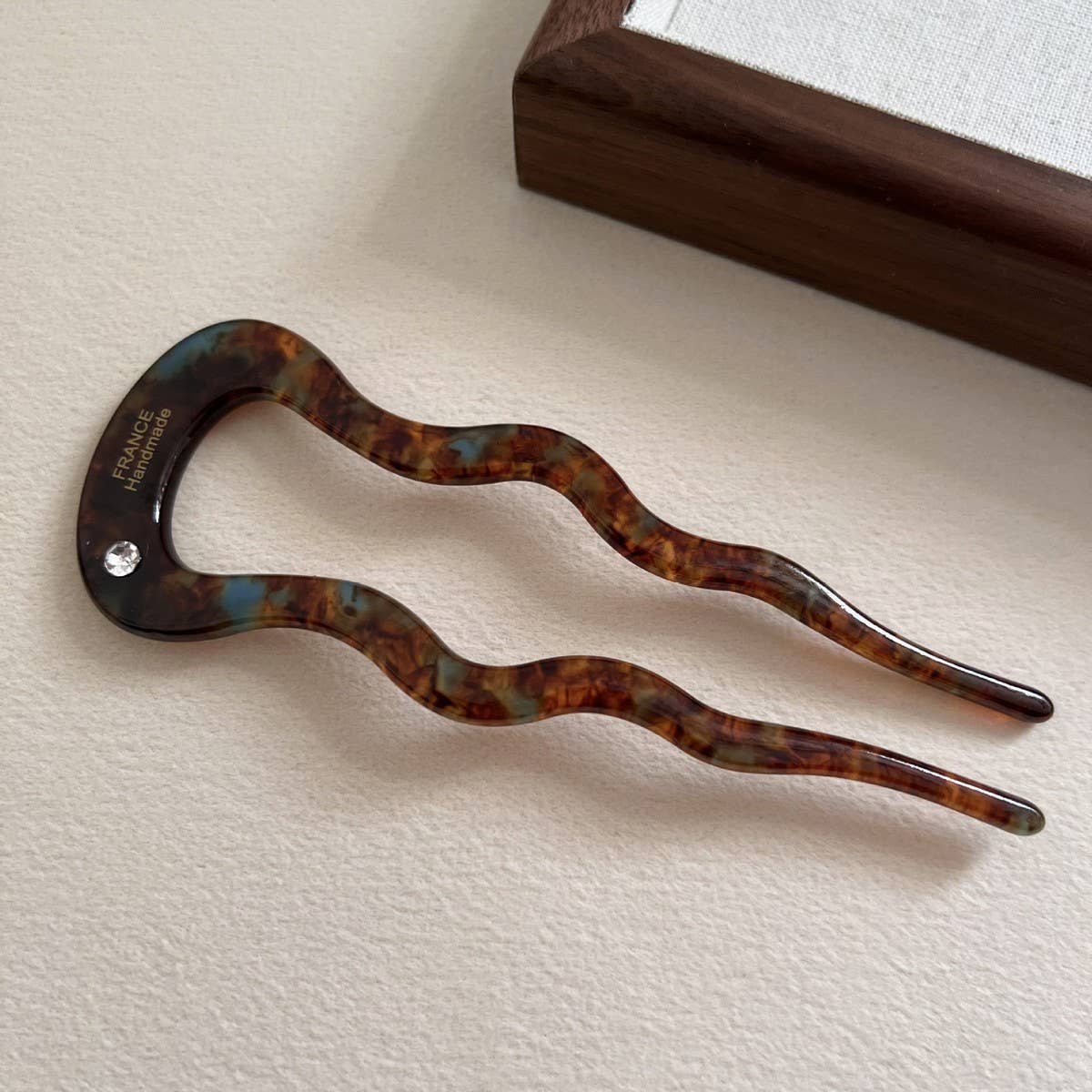 NICHE HIGH-END WAVY RETRO HAIRPIN_CWAHA2694