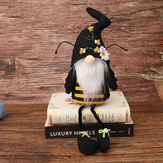 CWMM9479_BEE DAY BLACK HAT RUDOLPH DOLL ORNAMENT