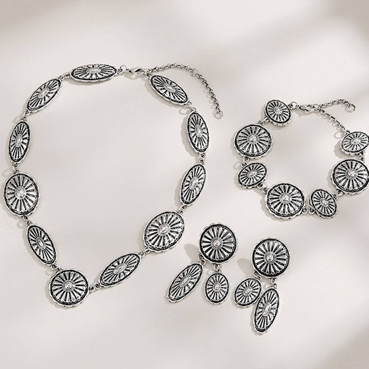 WOMEN'S HIGH-END FASHION EARRINGS AND NECKLACE SET