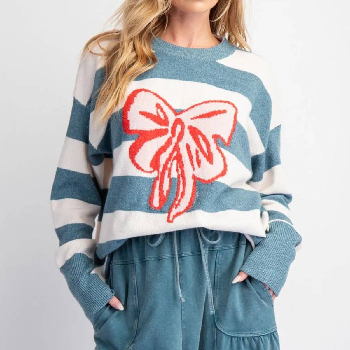 Round-neck,two-color long-sleeved bow sweater