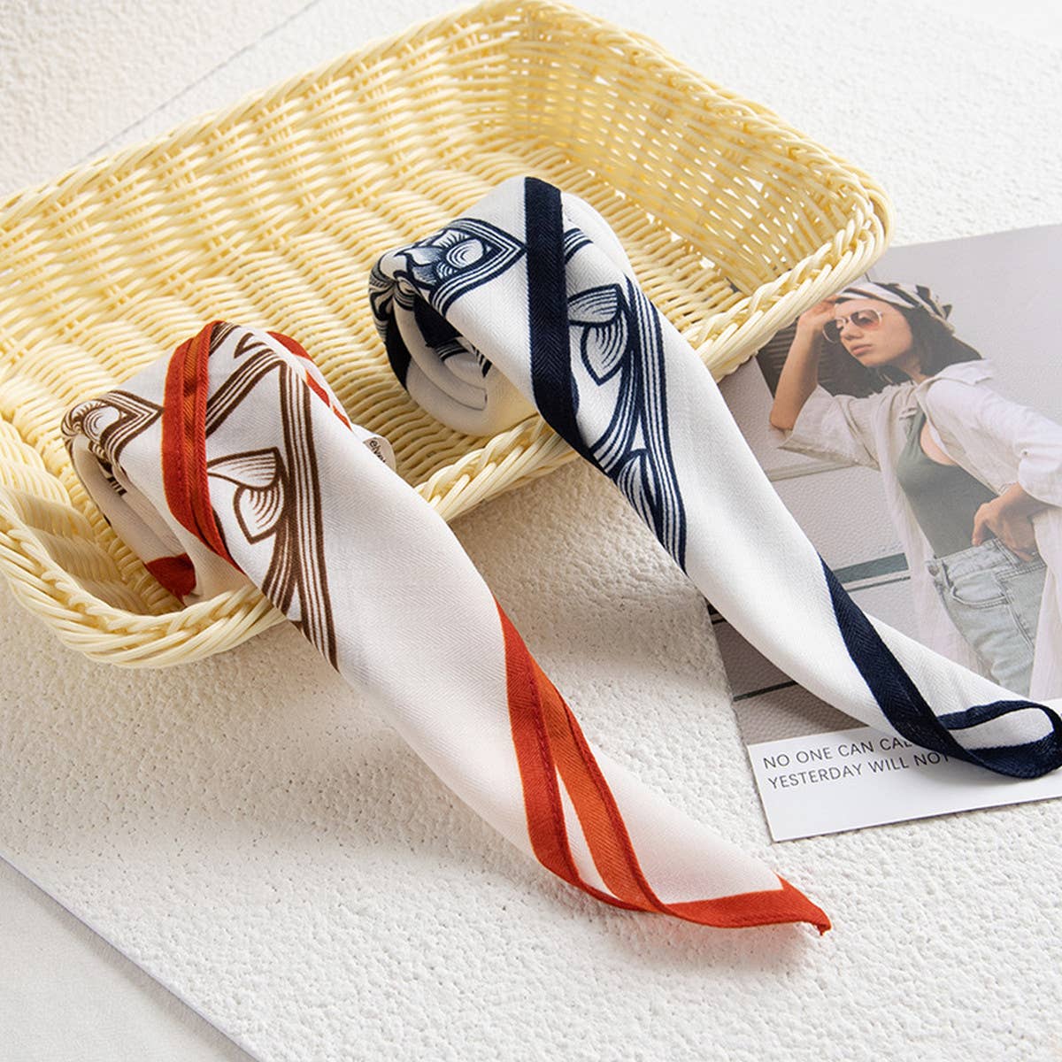 RETRO GEOMETRIC PRINT SQUARE SCARF_CWASC0923