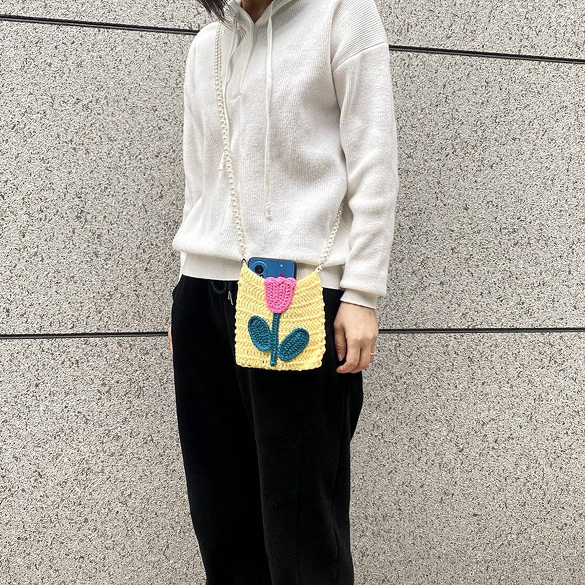 HAND-WOVEN NICHE PEARL CHAIN SMALL SQUARE BAG